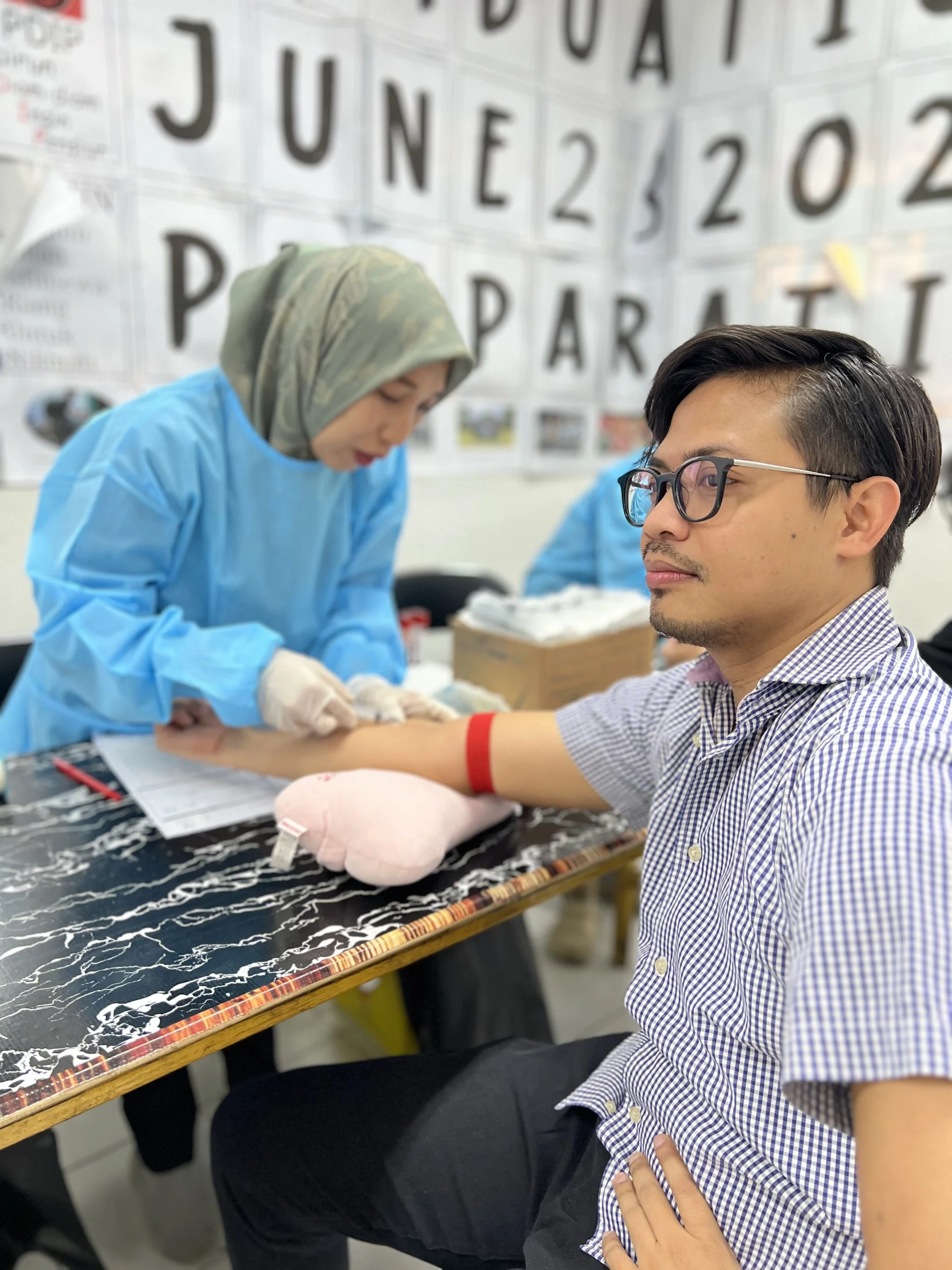 Pengambilan sampel darah karyawan untuk pemeriksaan profil lipid dan kolesterol dalam MCU perusahaan